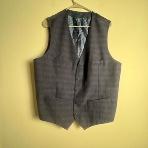 Perry Ellis size XL navy vest with lots of character and elegant style
